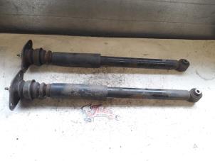 Used Shock absorber kit Kia Rio II (DE) 1.4 16V Price on request offered by Autodemontage Joko B.V.