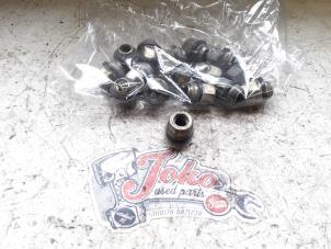 Used Set of wheel bolts Kia Rio II (DE) 1.4 16V Price on request offered by Autodemontage Joko B.V.