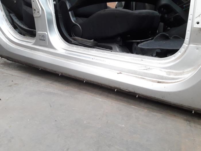 Używane Próg prawy Smart Forfour (454) 1.5 16V Cena na żądanie oferowane przez Autodemontage Joko B.V.