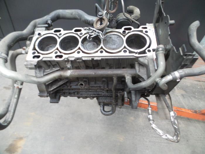 Gebrauchte Motor Unterblock Volvo V70 (SW) 2.4 20V 140 Preis auf Anfrage angeboten von Autodemontage Joko B.V.