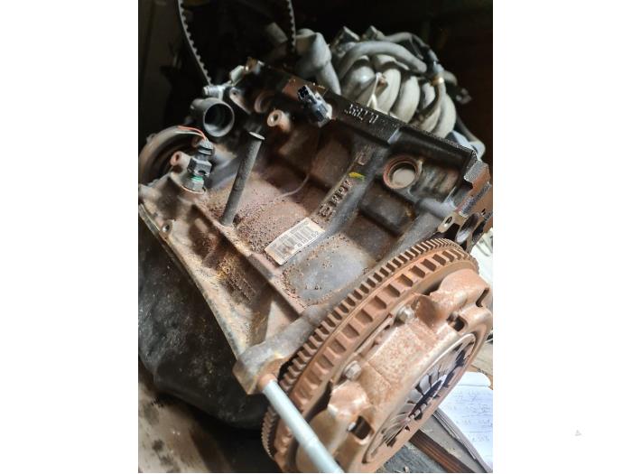 Gebrauchte Motor Unterblock Renault Clio III (BR/CR) 1.2 16V 75 Preis auf Anfrage angeboten von Autodemontage Joko B.V.