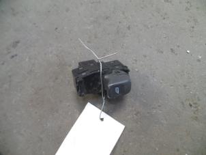 Used Electric window switch Volvo V70 (SW) 2.4 20V 140 Price on request offered by Autodemontage Joko B.V.