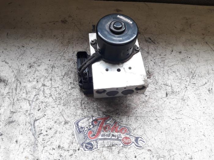 Begagnade ABS-pump Volkswagen Golf IV Variant (1J5) 1.9 TDI 115 4Motion Pris på förfrågan erbjuds av Autodemontage Joko B.V.