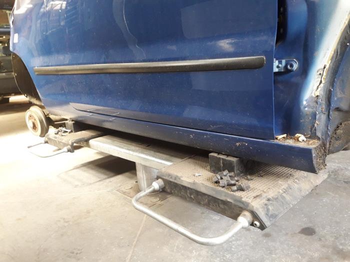 Używane Próg prawy Volkswagen Fox (5Z) 1.2 Cena na żądanie oferowane przez Autodemontage Joko B.V.