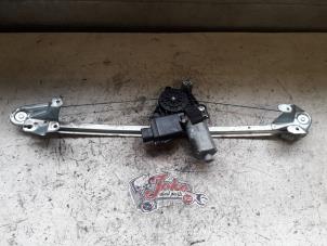 Used Rear door window mechanism 4-door, right Opel Zafira (F75) 2.2 16V Price on request offered by Autodemontage Joko B.V.