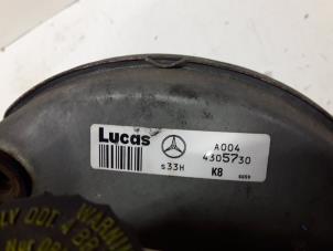 Używane Wspomaganie hamulców Mercedes C (W202) 2.2 C-200 CDI 16V Cena na żądanie oferowane przez Autodemontage Joko B.V.
