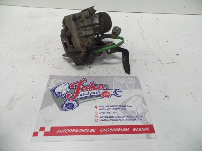 Begagnade ABS-pump Ford Usa Probe II 2.0i 16V DOHC SEFI Pris på förfrågan erbjuds av Autodemontage Joko B.V.