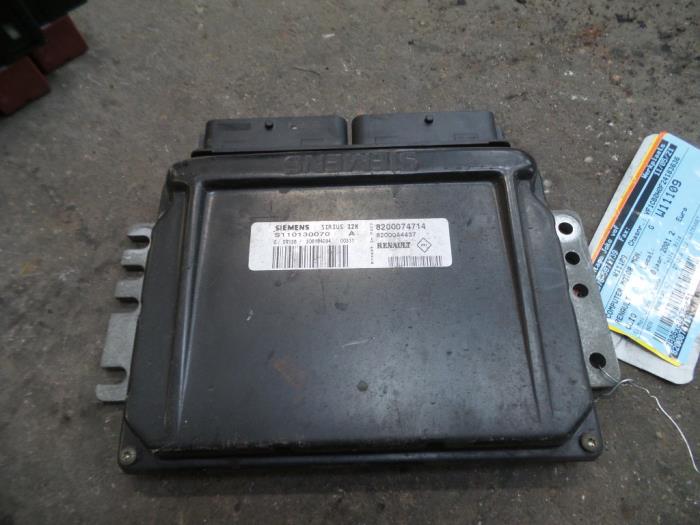 Used Engine management computer Renault Clio II (BB/CB) 1.6 16V Price on request offered by Autodemontage Joko B.V.