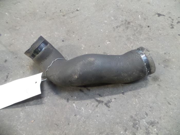 Gebrauchte Intercooler Schlauch Opel Zafira (F75) 2.2 DTI 16V Preis auf Anfrage angeboten von Autodemontage Joko B.V.