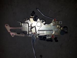 Used Sliding door lock mechanism, right Peugeot Partner 1.9 D Price on request offered by Autodemontage Joko B.V.