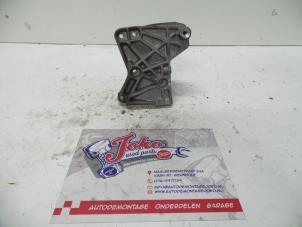 Used Engine mount Renault Megane II Grandtour (KM) 1.5 dCi 105 Price on request offered by Autodemontage Joko B.V.