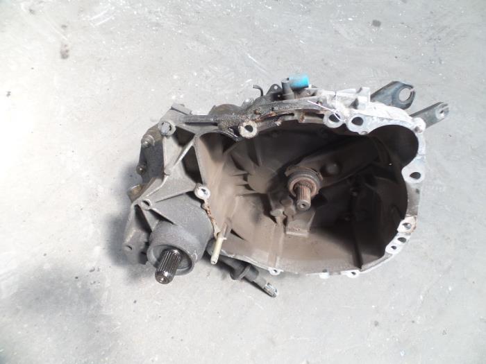 Usagé Boîte de vitesse Renault Clio II (BB/CB) 1.2 16V Prix sur demande proposé par Autodemontage Joko B.V.