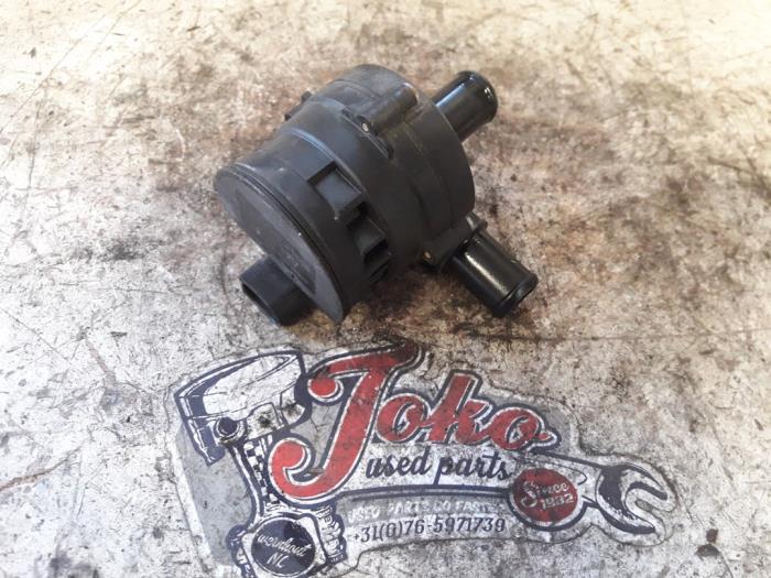 Begagnade Vattenpump Renault Megane III Grandtour (KZ) 1.4 16V TCe 130 Pris på förfrågan erbjuds av Autodemontage Joko B.V.