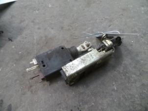 Used Door lock mechanism 2-door, left Citroen Saxo 1.1i X,SX Price on request offered by Autodemontage Joko B.V.