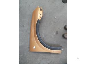 Usados Protector derecha delante Opel Corsa C (F08/68) 1.2 16V Precio de solicitud ofrecido por Autodemontage Joko B.V.