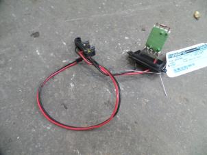 Used Heater resistor Renault Twingo II (CN) 1.2 16V Price on request offered by Autodemontage Joko B.V.