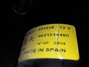 Used Front wiper motor Peugeot Partner 1.9 D Price on request offered by Autodemontage Joko B.V.