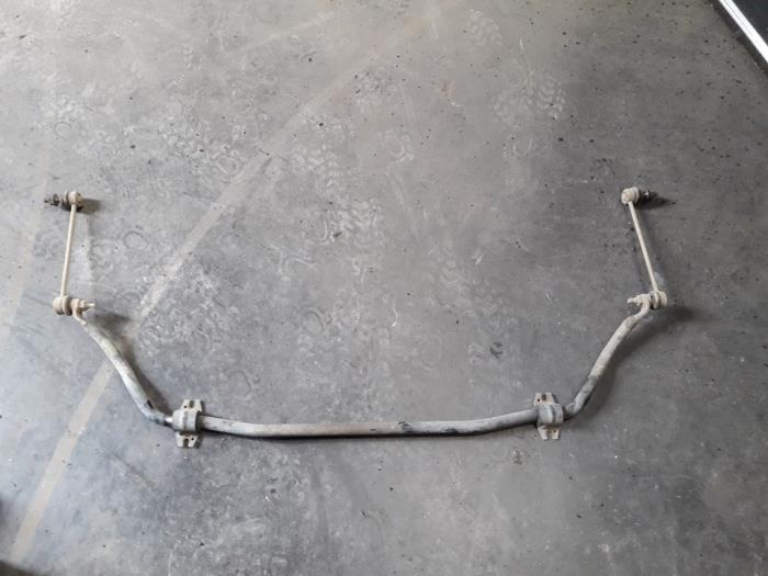 Front anti-roll bar from a Saab 9-5 Estate (YS3E) 1.9 TiD 16V 2007
