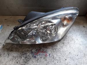 Used Headlight, left Kia Cee'd Sporty Wagon (EDF) 1.4 16V Price on request offered by Autodemontage Joko B.V.