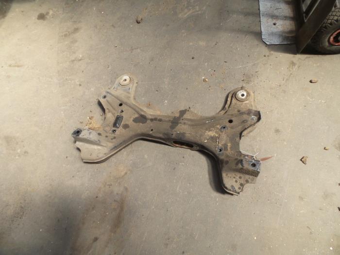 Subframe Volkswagen Golf IV 1.6 - 1J0199313M AKL