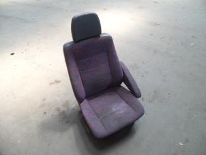 Używane Fotel prawy Mercedes Vito (638.0) 2.3 110D Cena na żądanie oferowane przez Autodemontage Joko B.V.
