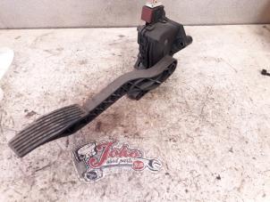 Used Accelerator pedal Opel Tigra Twin Top 1.8 16V Price on request offered by Autodemontage Joko B.V.