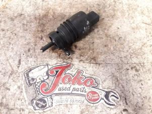 Used Windscreen washer pump BMW 3 serie (E46/4) 316i Price on request offered by Autodemontage Joko B.V.