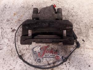 Used Front brake calliper, left BMW 3 serie (E46/4) 316i Price on request offered by Autodemontage Joko B.V.