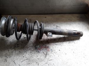 Used Front shock absorber rod, left BMW 3 serie (E46/4) 316i Price on request offered by Autodemontage Joko B.V.