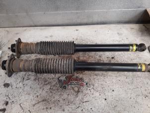Used Shock absorber kit BMW 3 serie Touring (E36/3) 316i Price on request offered by Autodemontage Joko B.V.