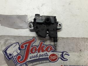 Usados Mecanismo de cerradura de capó Ford Focus Precio de solicitud ofrecido por Autodemontage Joko B.V.