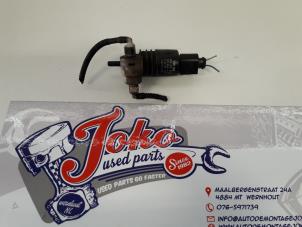 Used Windscreen washer pump Volkswagen Up! (121) 1.0 12V 60 Price on request offered by Autodemontage Joko B.V.