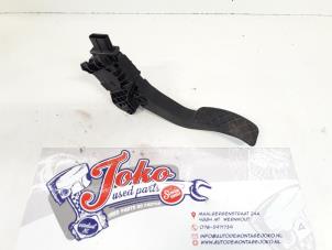 Used Accelerator pedal Volkswagen Up! (121) 1.0 12V 60 Price on request offered by Autodemontage Joko B.V.