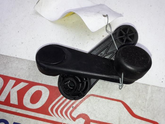Używane Klamka okienna BMW 3 serie (E36/4) 318i Cena na żądanie oferowane przez Autodemontage Joko B.V.