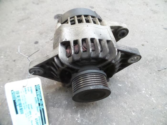 Begagnade Dynamo Fiat Doblo Cargo (223) 1.9 D Pris på förfrågan erbjuds av Autodemontage Joko B.V.
