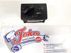 Usados Interruptor de luz Ford Focus 2 1.6 TDCi 16V 90 Precio de solicitud ofrecido por Autodemontage Joko B.V.