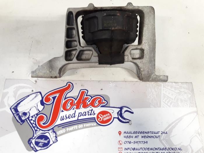 Used Engine mount Ford Focus 2 1.6 TDCi 16V 90 Price on request offered by Autodemontage Joko B.V.