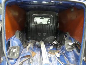 Używane Przegroda kabiny Fiat Doblo Cargo (223) 1.9 D Cena na żądanie oferowane przez Autodemontage Joko B.V.