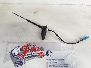 Used Antenna Opel Signum (F48) 1.9 CDTI 16V Price on request offered by Autodemontage Joko B.V.