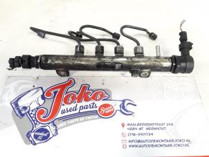 Used Fuel injector nozzle Opel Signum (F48) 1.9 CDTI 16V Price on request offered by Autodemontage Joko B.V.