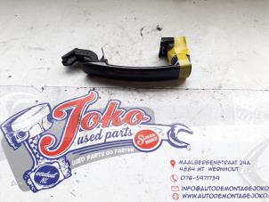 Used Front door handle 4-door, right Seat Ibiza III (6L1) 1.2 12V Price on request offered by Autodemontage Joko B.V.