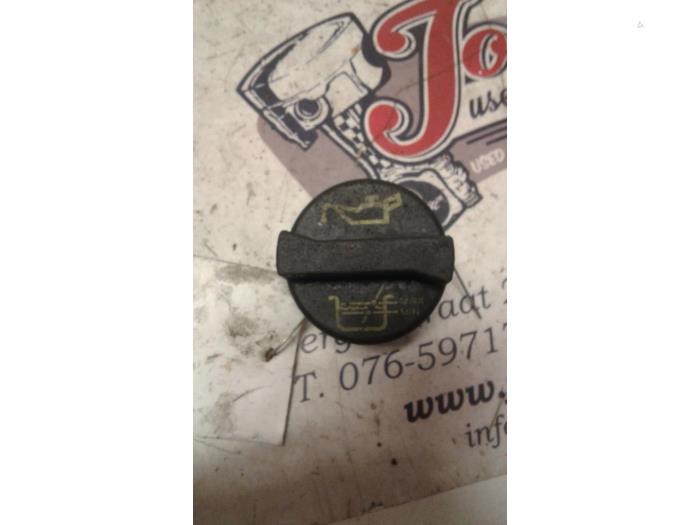 Oil cap from a Ford Transit Connect 1.8 Tddi 2005