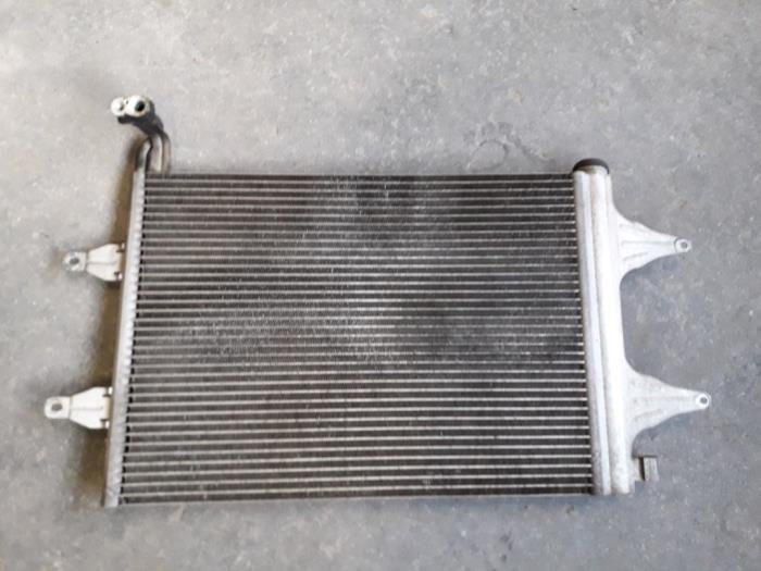 Usagé Condenseur de climatisation Volkswagen Polo IV (9N1/2/3) 1.4 16V Prix sur demande proposé par Autodemontage Joko B.V.