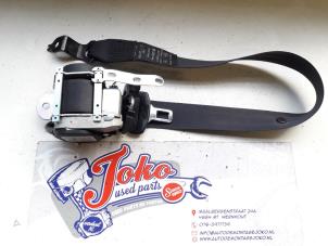Used Front seatbelt, right Volkswagen Polo IV (9N1/2/3) 1.4 16V Price on request offered by Autodemontage Joko B.V.