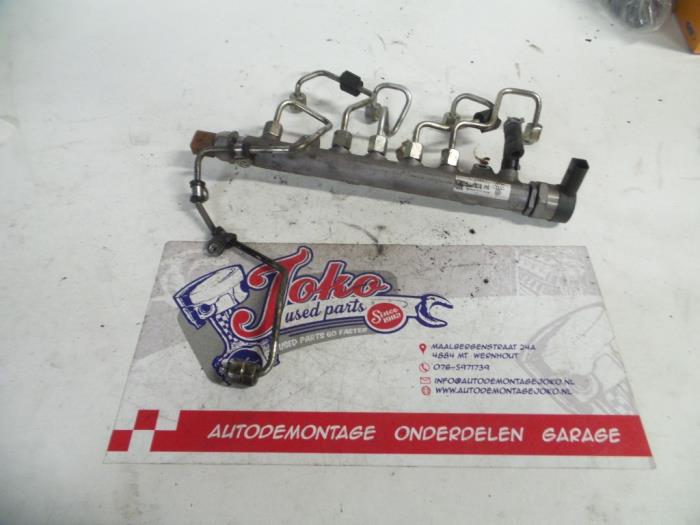 Fuel injector nozzle Volkswagen Passat 2.0 TDI 16V 140 0281006003 CBA