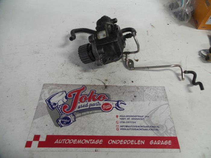 Used Mechanical fuel pump Volkswagen Passat (3C2) 2.0 TDI 16V 140 Price on request offered by Autodemontage Joko B.V.