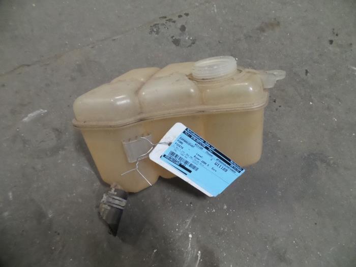 Expansion vessel from a Ford Fiesta 5 (JD/JH) 1.4 TDCi 2008
