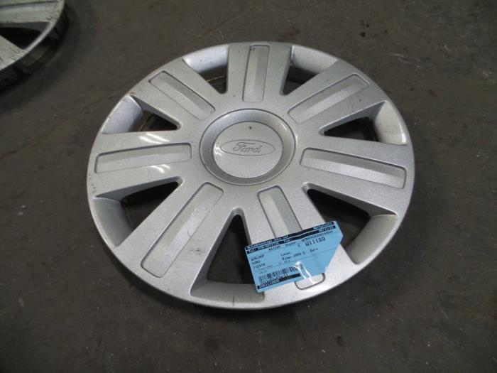 Wheel cover (spare) from a Ford Fiesta 5 (JD/JH) 1.4 TDCi 2008