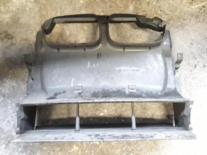 Begagnade Front BMW 3 serie (E46/4) 318i 16V Pris på förfrågan erbjuds av Autodemontage Joko B.V.