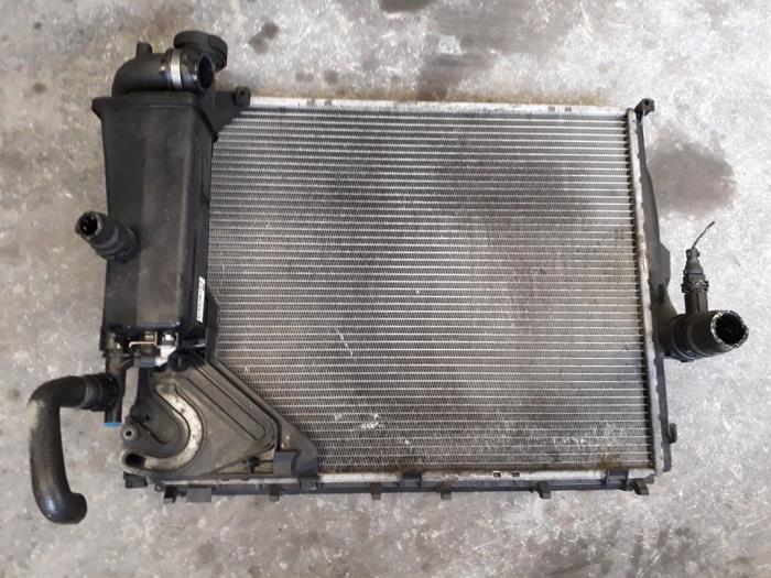 Gebrauchte Kühler BMW 3 serie (E46/4) 318i 16V Preis auf Anfrage angeboten von Autodemontage Joko B.V.